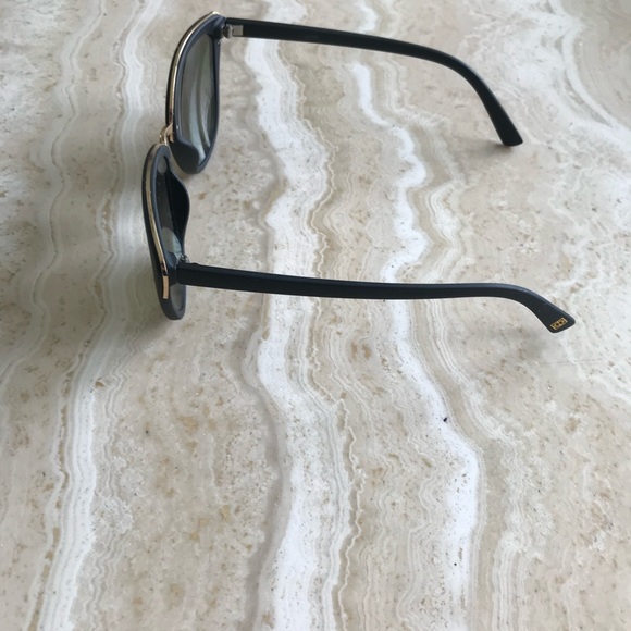 PRETTY BLACK WITH GOLD TONE TRIM SUNGLASSES - Picture 4 of 9